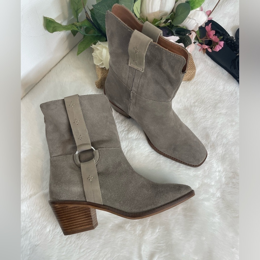Lucky brand size 8 M